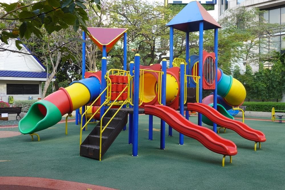 Parques infantiles: ¿cuál es el mejor pavimento?