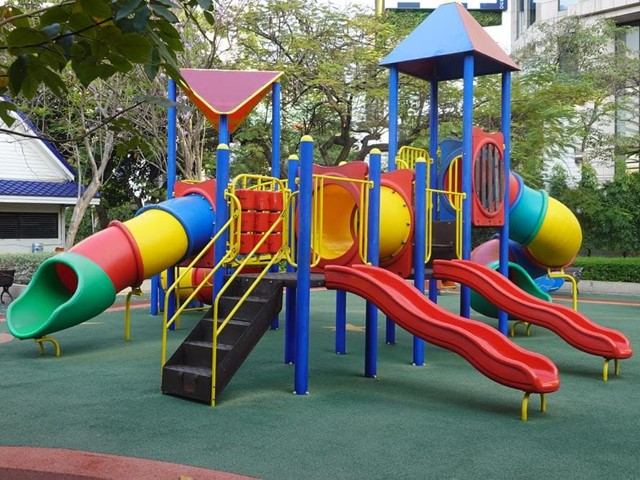 Parques infantiles: ¿cuál es el mejor pavimento?