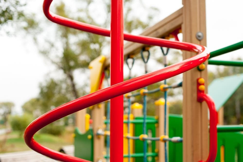 ¿Qué sistemas de seguridad hay que instalar en los parques infantiles?