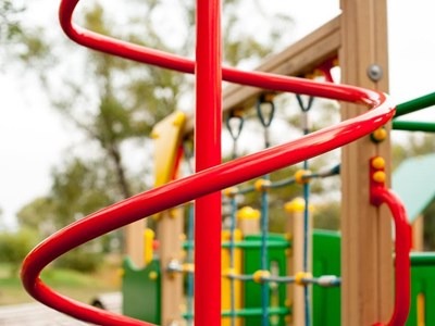 ¿Qué sistemas de seguridad hay que instalar en los parques infantiles?